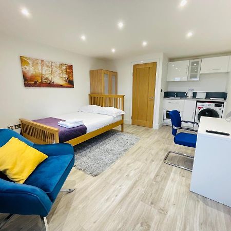 New Modern Studio Apartment, Parking, Netflix Kenilworth Exterior photo